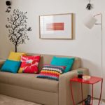 Decoração de sala pequena colorida 25