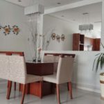 Decoração de sala pequena com espelho 03