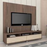 Decoração de sala pequena com painel de tv 18