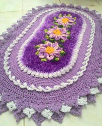 Tapete de crochê com flores
