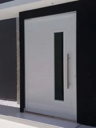 porta pivotante aluminio