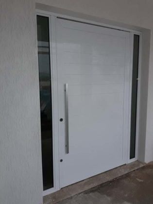 porta pivotante aluminio