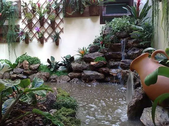 Jardim de inverno com cascata