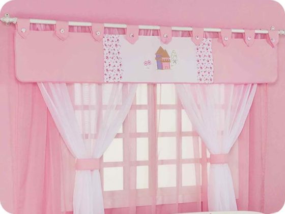 quarto de bebe decorado com cortina