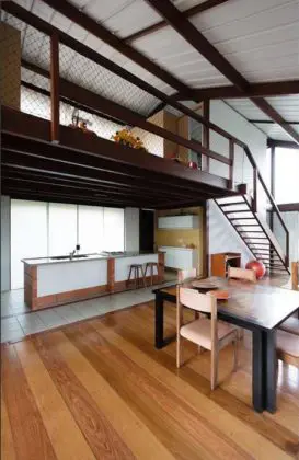 Casas com mezaninos simples