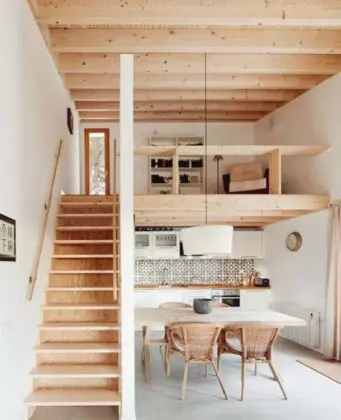 Casas com mezaninos simples