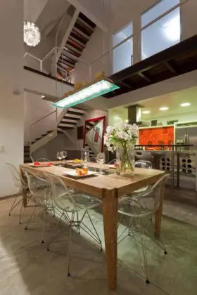 casa com Mezanino metálico